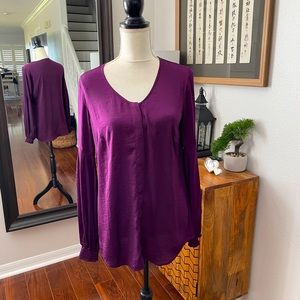 Cabi long sleeved silky blouse shirt sz S